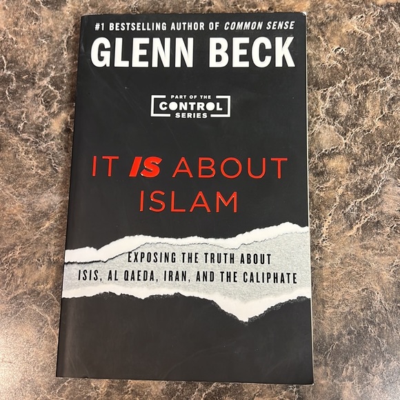 Set of 2 Glenn Beck books.. It Is About Islam and Dreamers And Deceivers - Picture 2 of 7